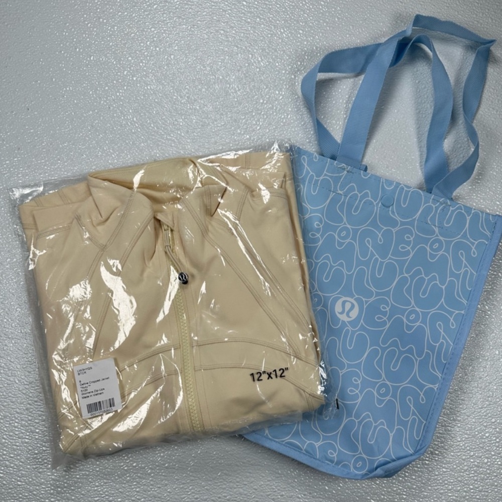 NWT 🍋 Lululemon Define Cropped Butter Cream‎ BTCR Size 8 LIMITED EDITION LW3HQS